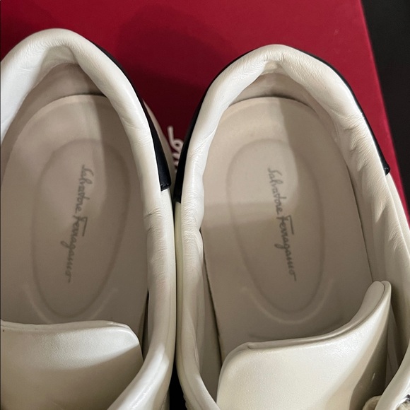 Salvatore Ferragamo White leather Sneakers
Made in Italy - Picture 8 of 11